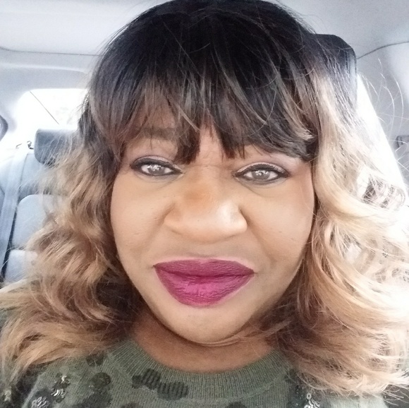 Meet your Posher, Christie - Picture 1 of 1